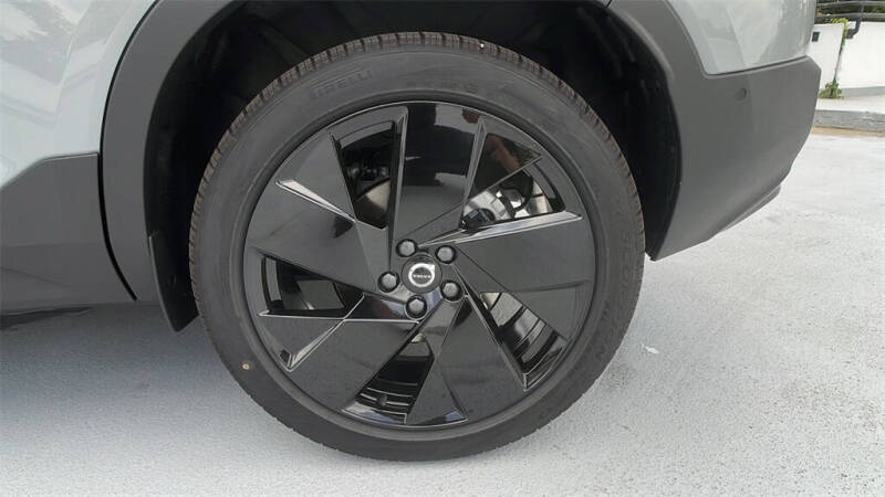 2026 Volvo XC40 B5 Ultra Black Edition