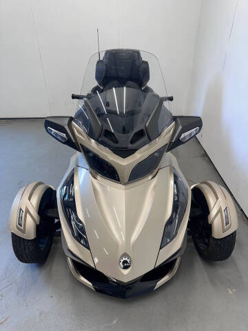 2018 Can-Am Spyder RT Champagne Dark