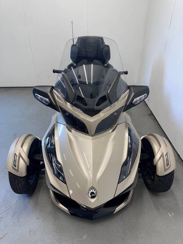 2018 Can-Am Spyder RT Champagne Dark
