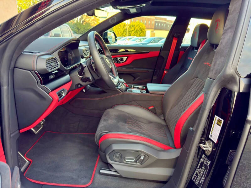 2024 Lamborghini Urus S