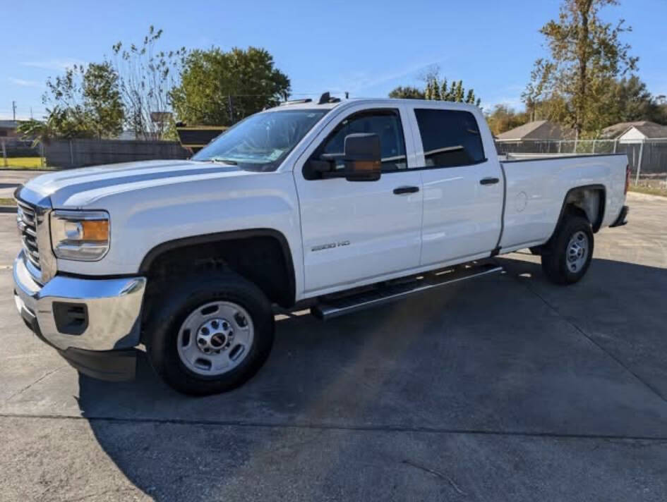 White 2019 GMC Sierra 2500HD Base 4x2 Base 4dr Crew Cab LB 1