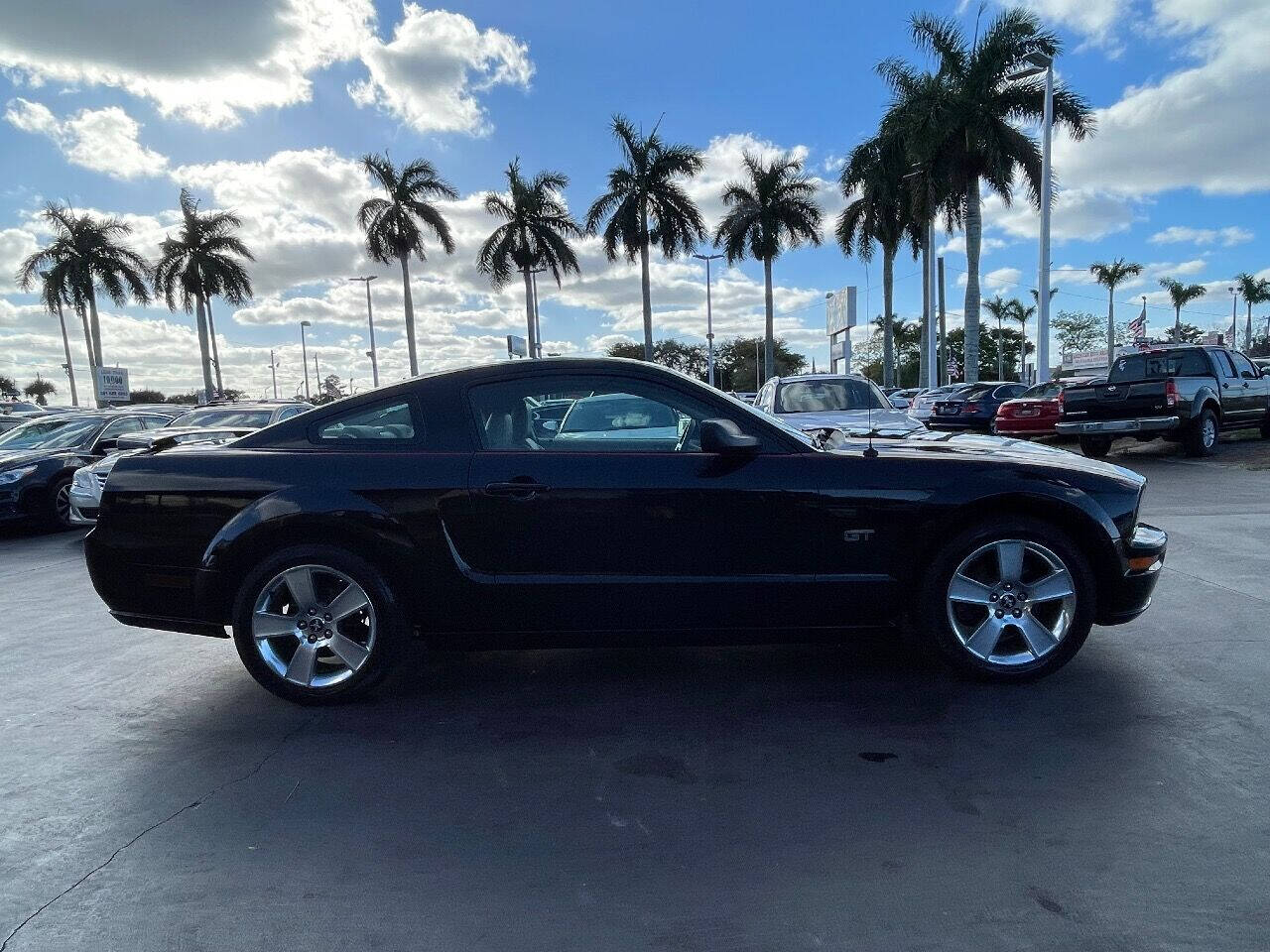 2006 Ford Mustang  - $12,900