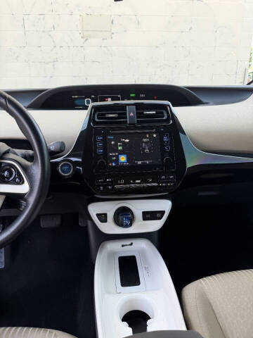 2016 Toyota Prius Three