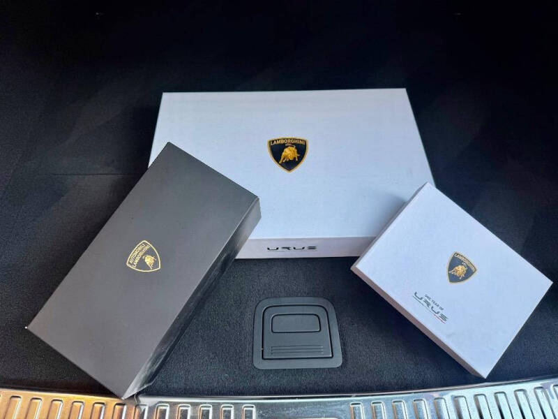 2022 Lamborghini Urus