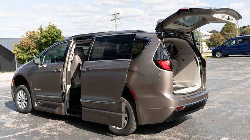 2017 Chrysler Pacifica Touring-L