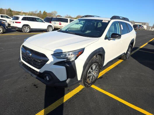 2024 Subaru Outback Premium's photo