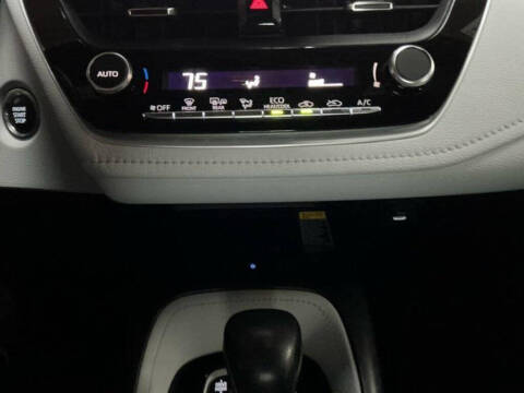 2024 Toyota Corolla Hatchback SE