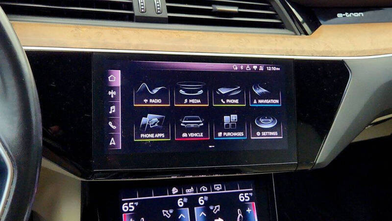 2019 Audi e-tron quattro Premium Plus
