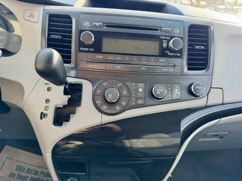 2014 Toyota Sienna L 7-Passenger