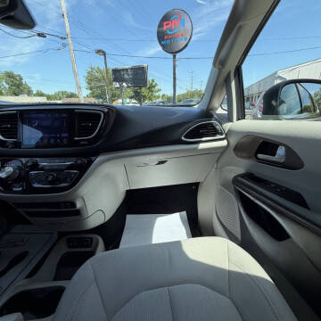 2017 Chrysler Pacifica Touring