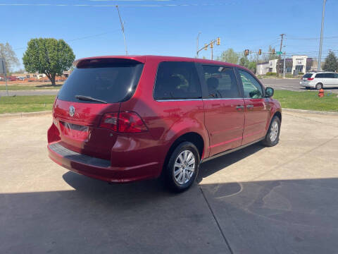 2009 Volkswagen Routan S