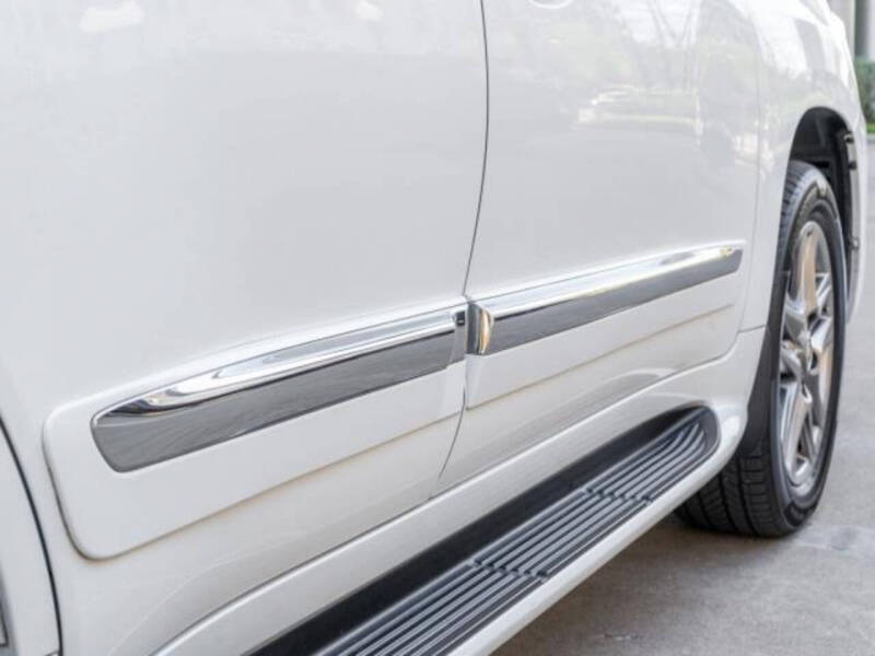 2014 Lexus LX 570's photo