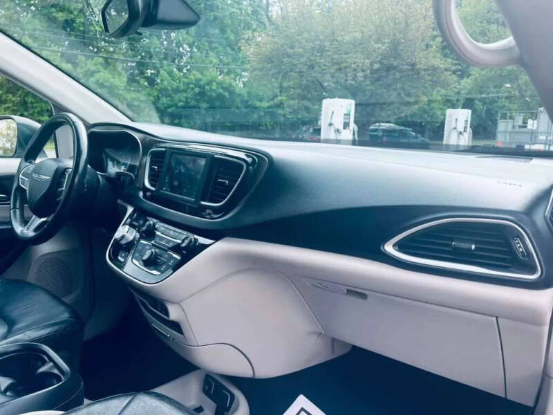 2018 Chrysler Pacifica Touring L