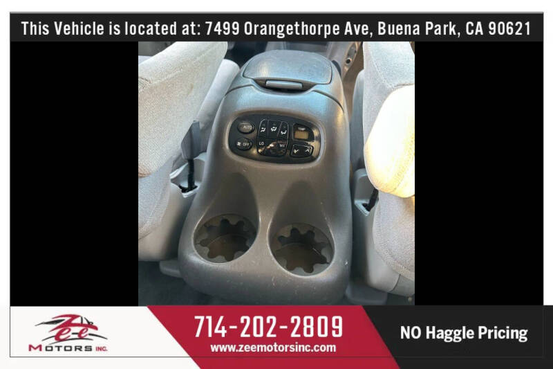 2003 Toyota Sequoia SR5