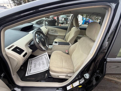 2012 Toyota Prius v Five