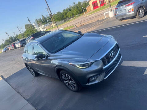 2017 Infiniti QX30 Luxury