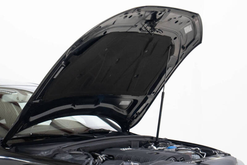 2016 Audi A4 2.0T quattro Premium