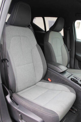 2023 Volvo XC40 B5 Core