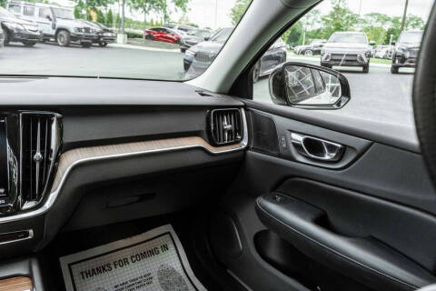 2023 Volvo S60 B5 Plus Dark Theme