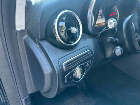 2017 Mercedes-Benz C-Class