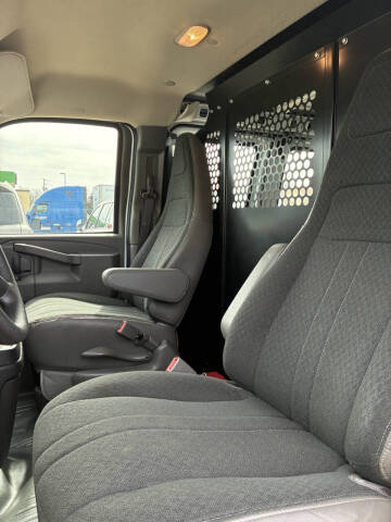 2024 GMC Savana 2500