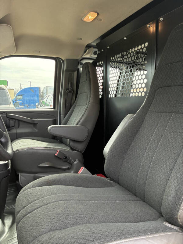 2024 GMC Savana 2500