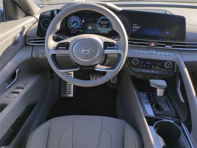 2025 Hyundai Elantra Hybrid SEL Sport