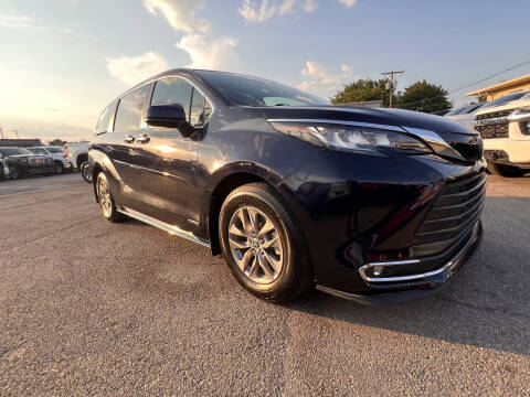 2021 Toyota Sienna XLE 8-Passenger