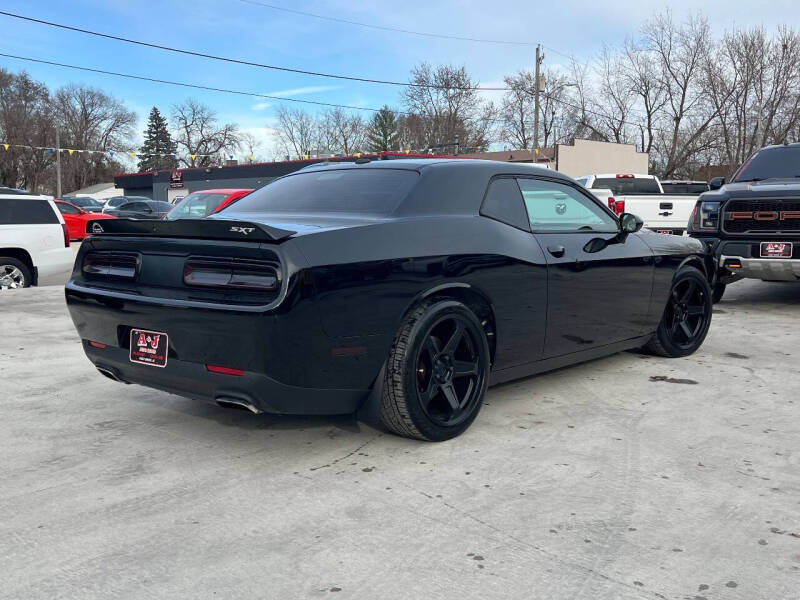 2015 Dodge Challenger SXT