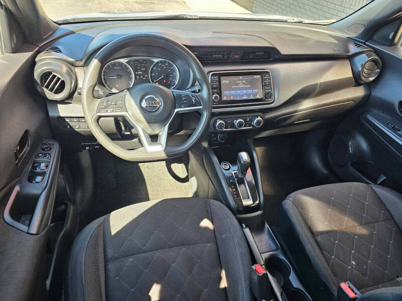 2020 Nissan Kicks S
