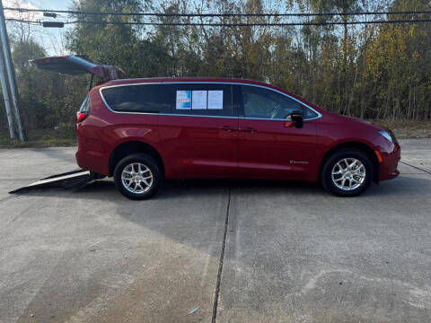 2025 Chrysler Voyager LX