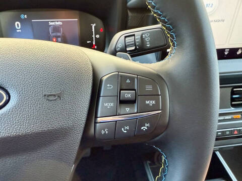 2025 Ford Maverick Lobo