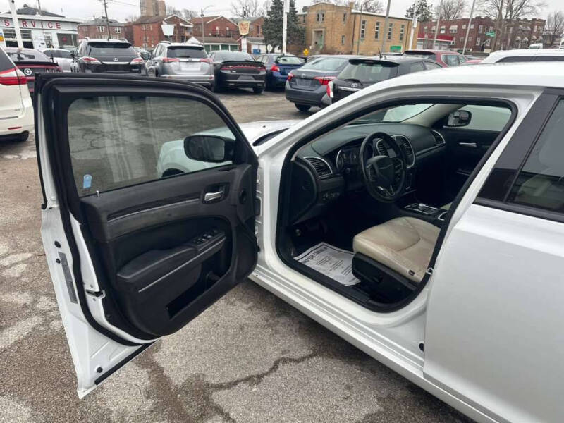 2018 Chrysler 300 Touring