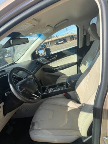 2020 Ford Edge Titanium