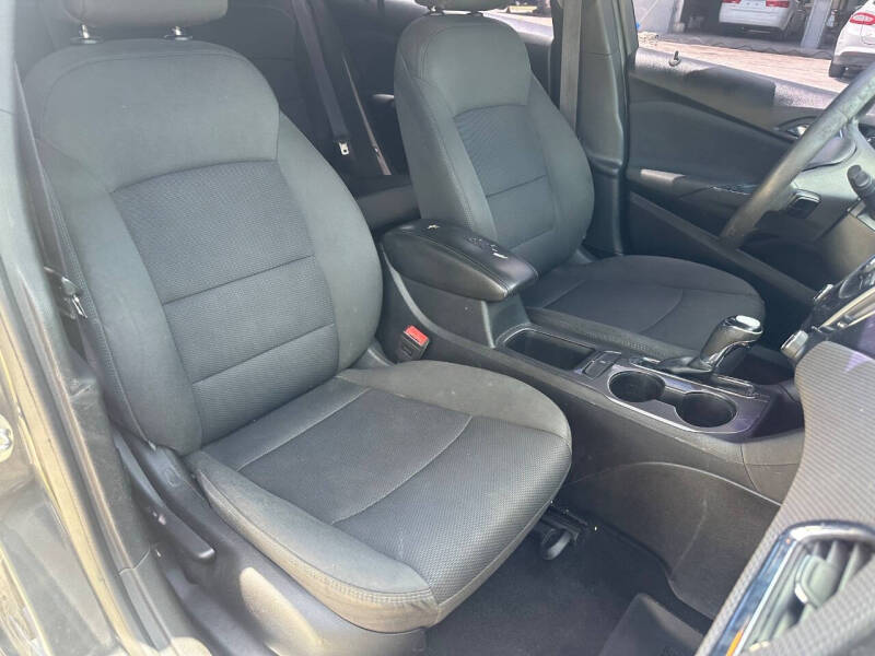 2017 Chevrolet Cruze LT Auto
