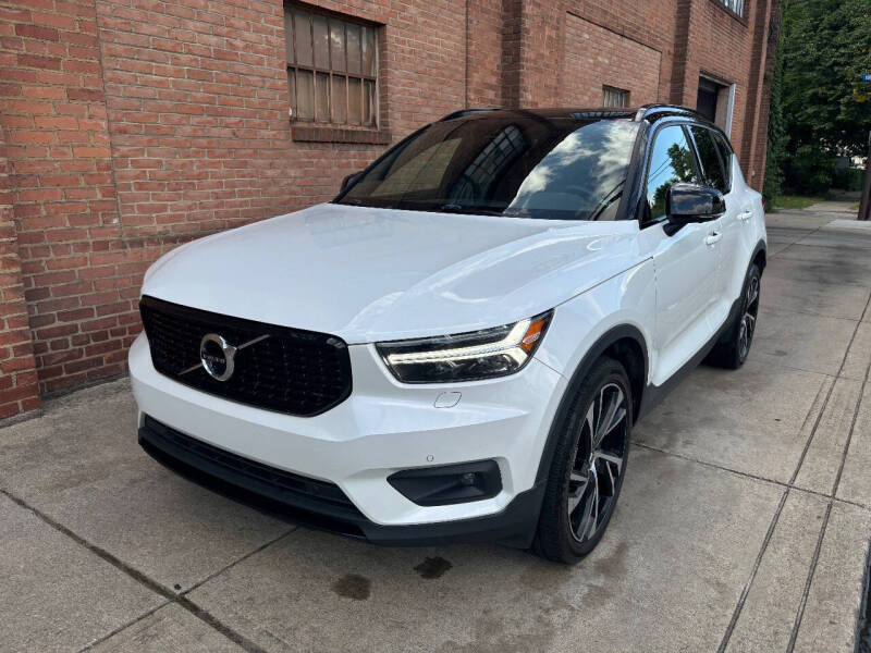 2020 Volvo XC40 R-Design's photo