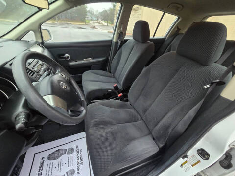2012 Nissan Versa 1.8 S