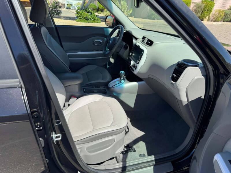 2015 Kia Soul EV +