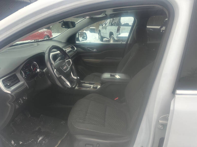 2017 GMC Acadia SLE-2