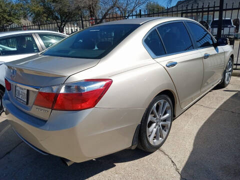 2013 Honda Accord for sale at Auto Haus Imports in Grand Prairie TX