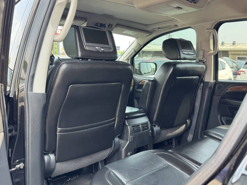 2013 Nissan Armada Platinum