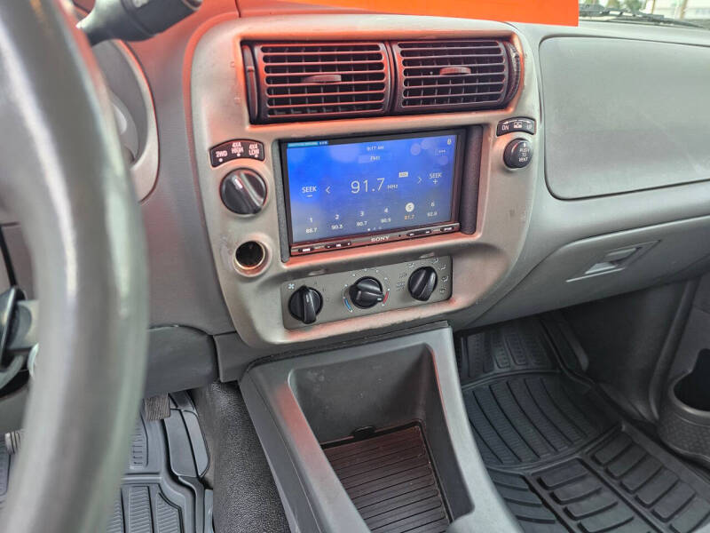 2004 Ford Explorer Sport Trac XLS