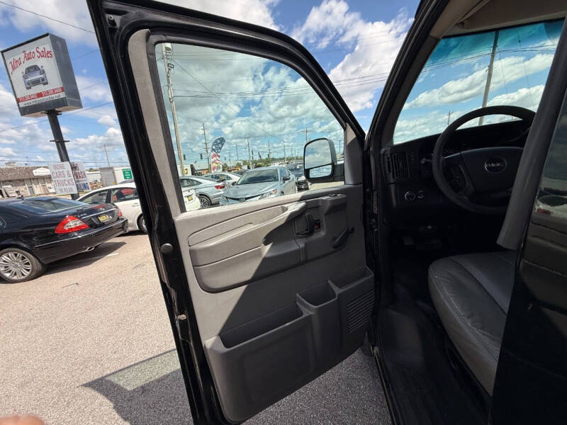 2010 GMC Savana LS 1500