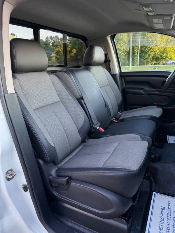 2017 Nissan Titan SV