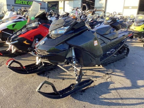 Ski-Doo Summit SP Image