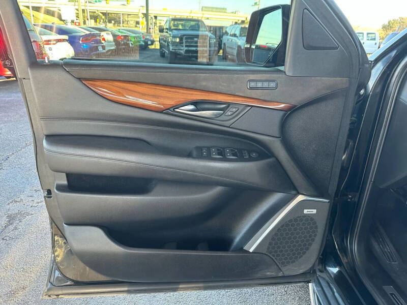 2018 Cadillac Escalade ESV Luxury