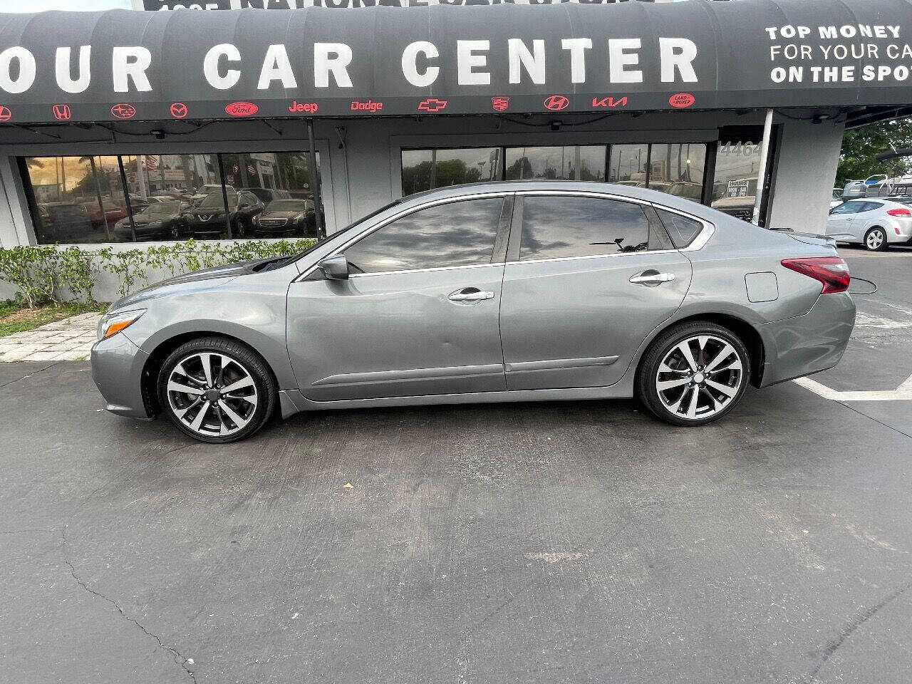 2017 Nissan Altima Sedan - $11,900