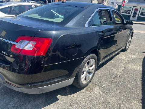2010 Ford Taurus SEL