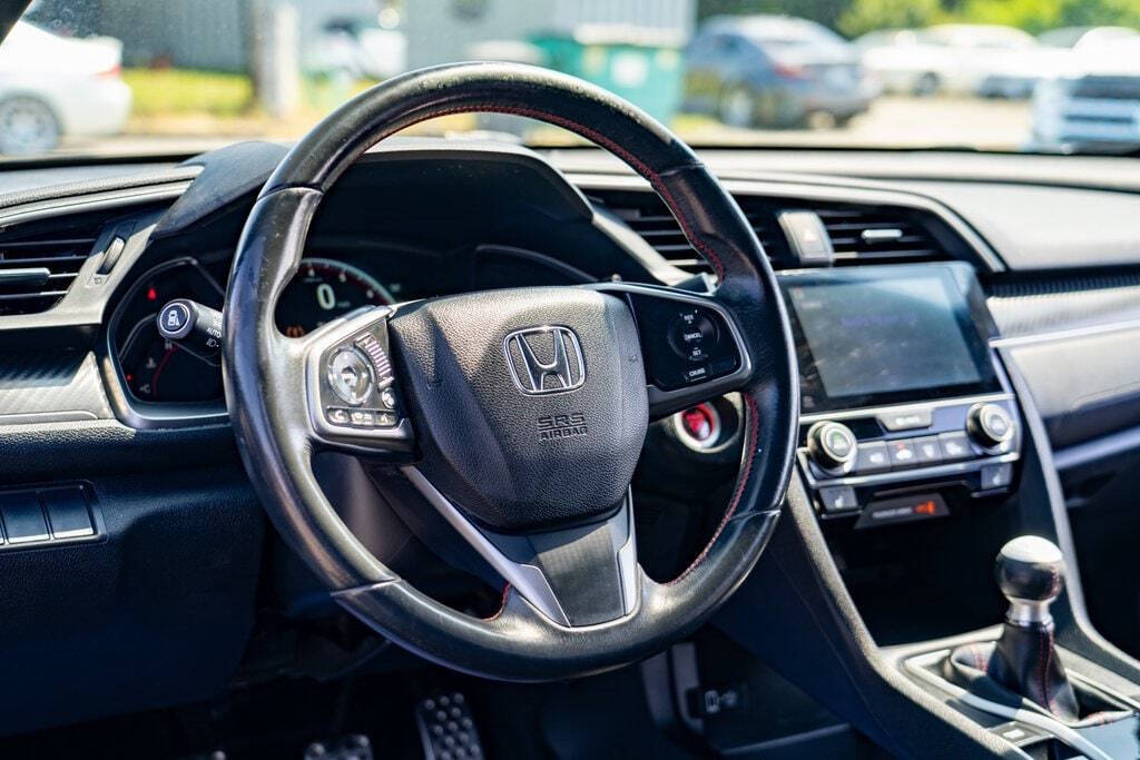 2017 Honda Civic for sale at Auto Destination in Puyallup, WA