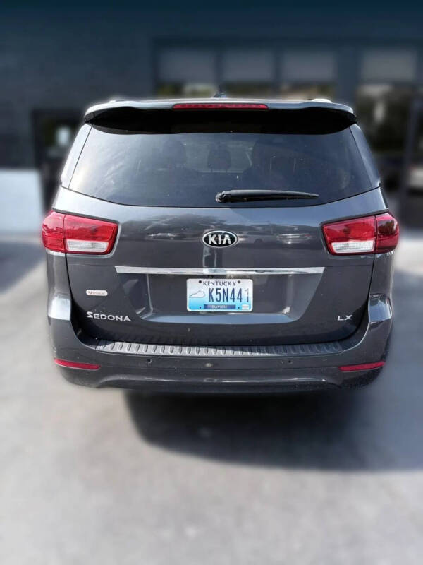 2017 Kia Sedona LX